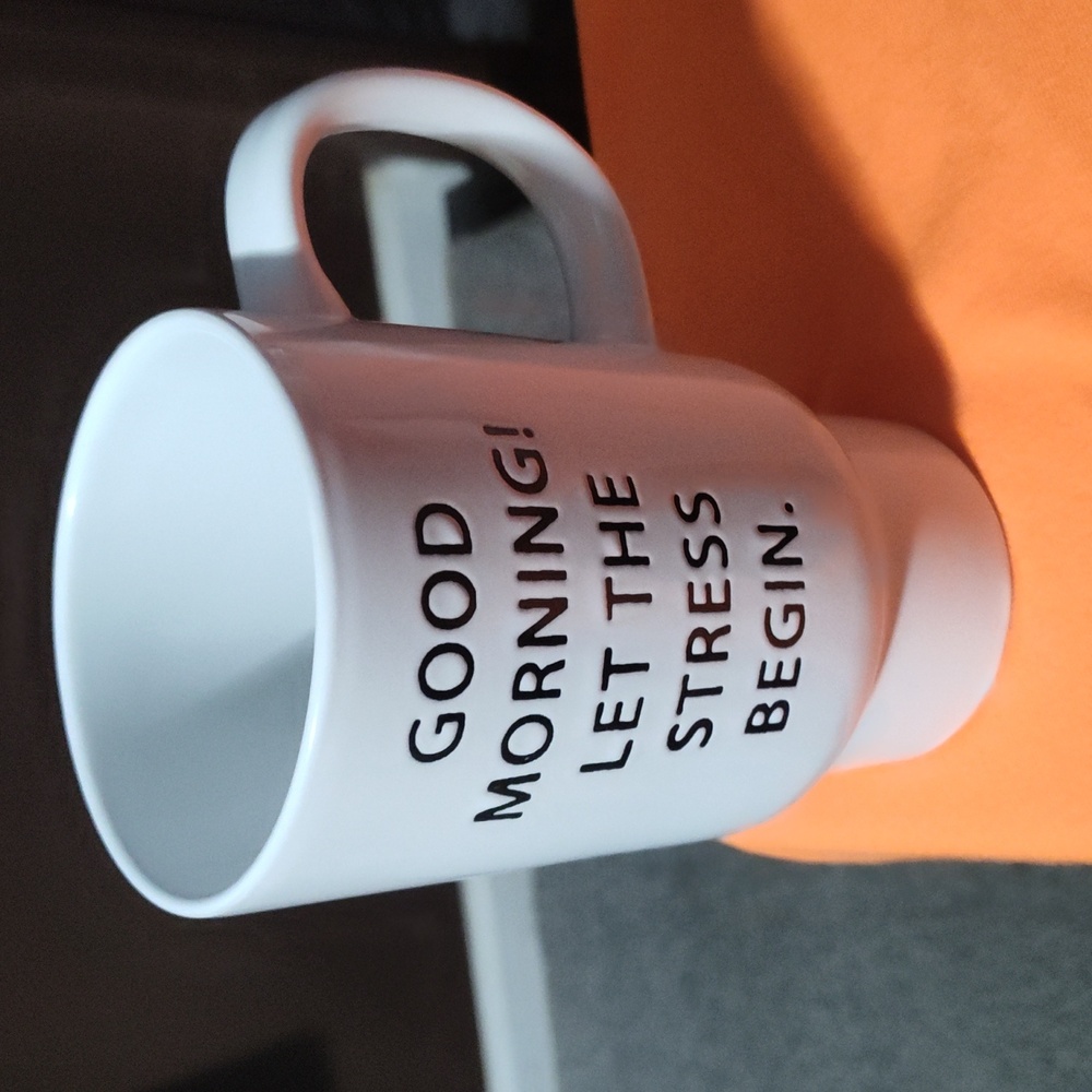 White Ceramic Mug with Black Lid - Picture 4 of 7